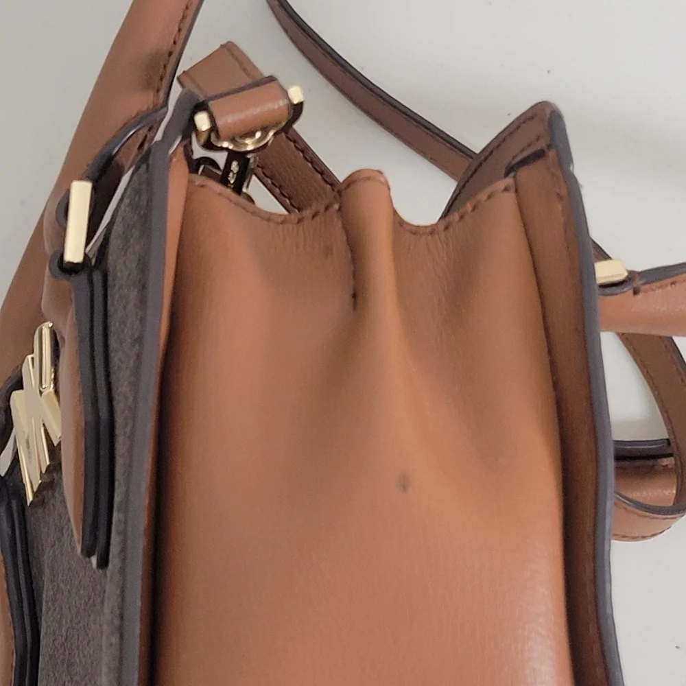 Michael Kors Mott Messenger Crossbody Bag.